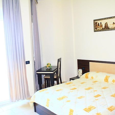 Shëngjin Hotel Alba מראה חיצוני תמונה
