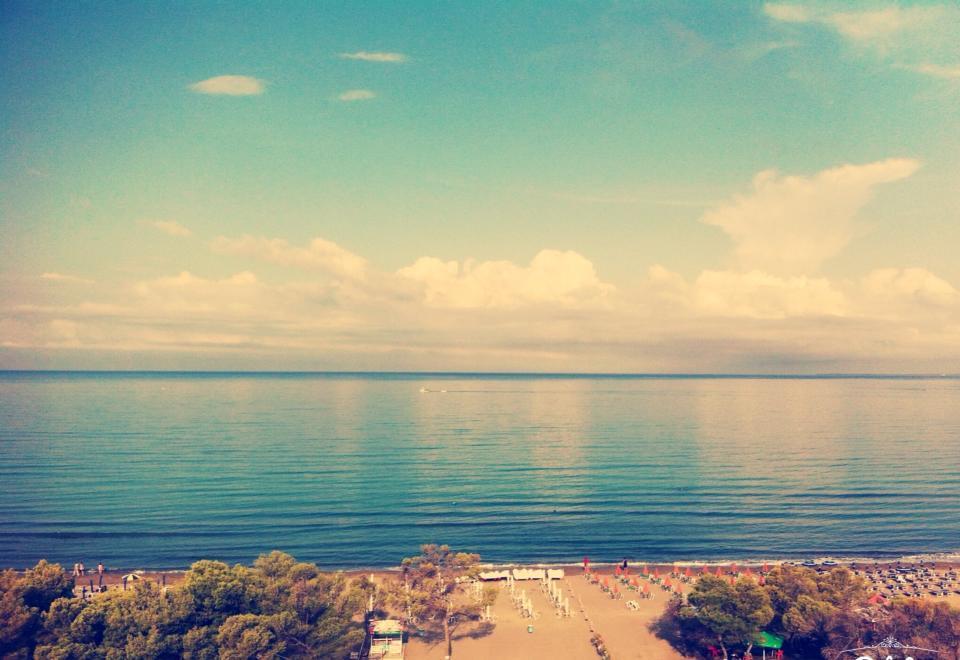 Shëngjin Hotel Alba מראה חיצוני תמונה
